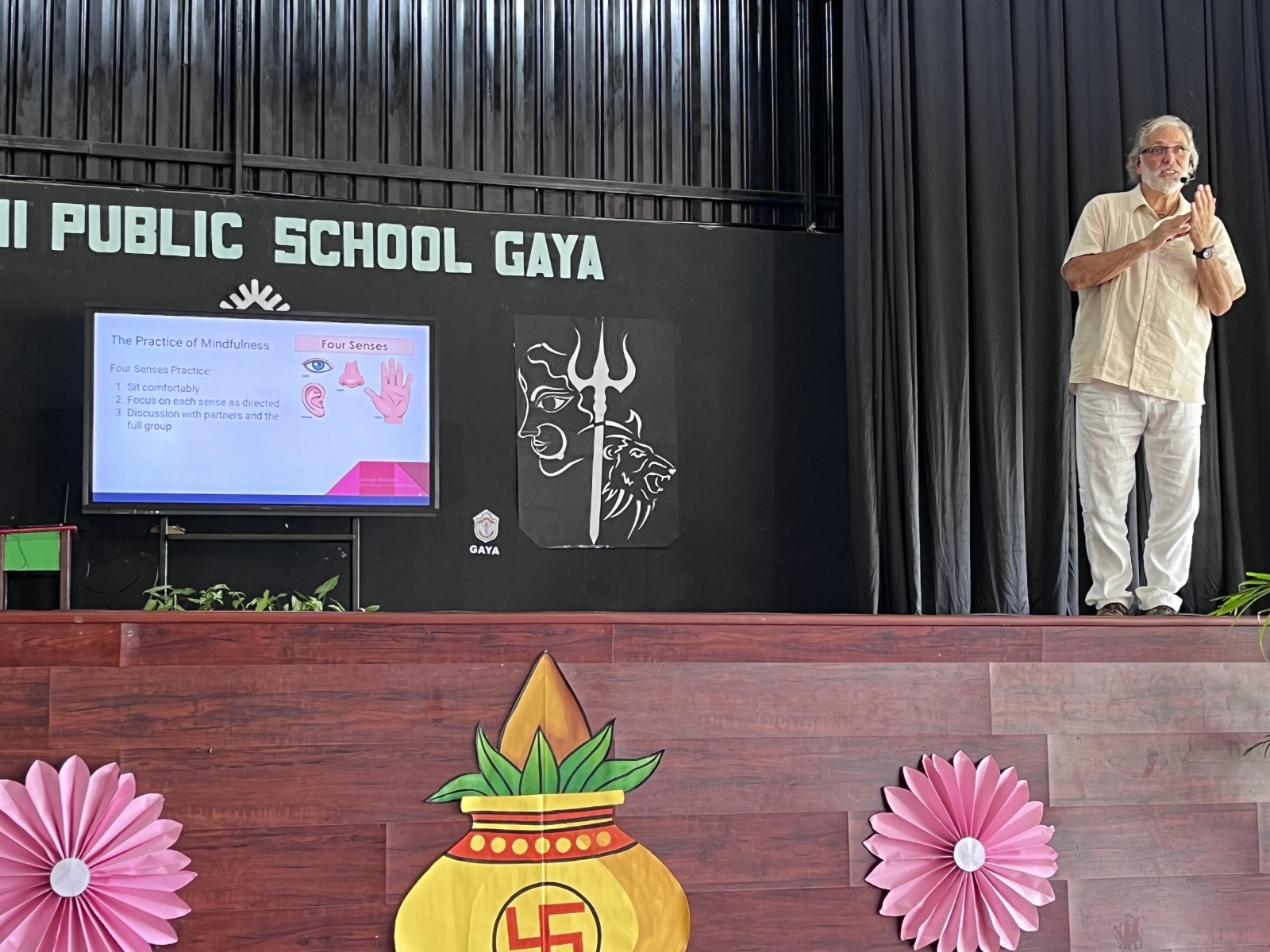 Mindfulness in the Education Atmosphere